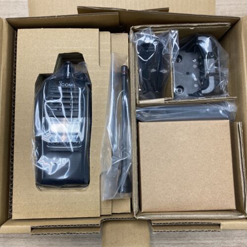 Icom F2100DS Digital Portable Radio UHF 400–470MHz 128 Ch 8 zones 5 Watts IDAS