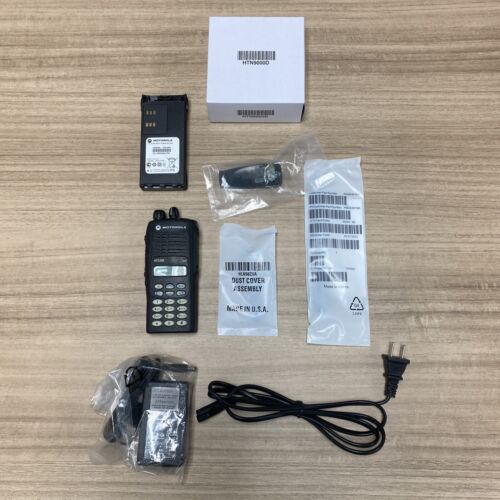 Motorola HT1250 UHF 403-470MHz 128ch Two Way Radio Full Keypad AAH25RDH9AA6AN