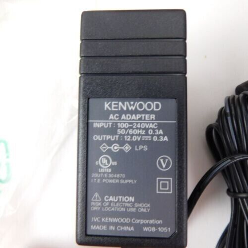 Kenwood KSC-30 Battery Charger with AC Power Supply KNB-25A / KNB-26N 100-240V